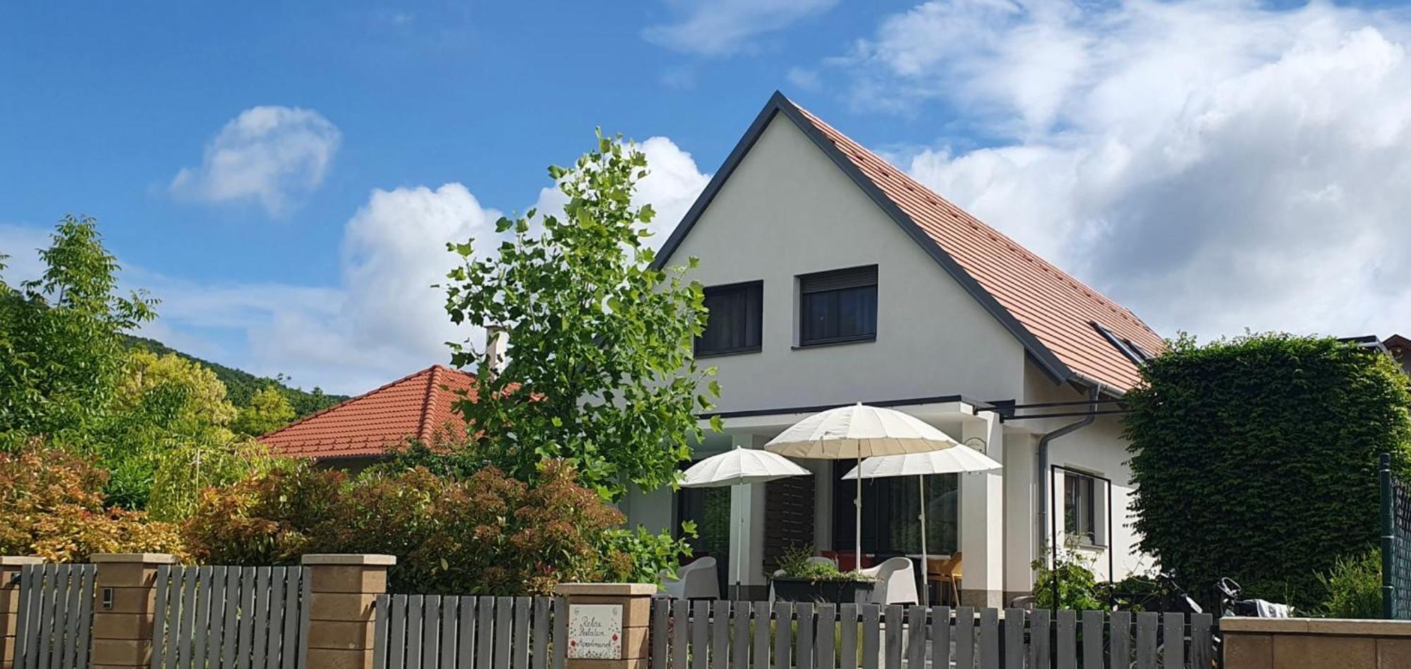 Relax Balaton Apartmanok Balatonfüred Exterior foto