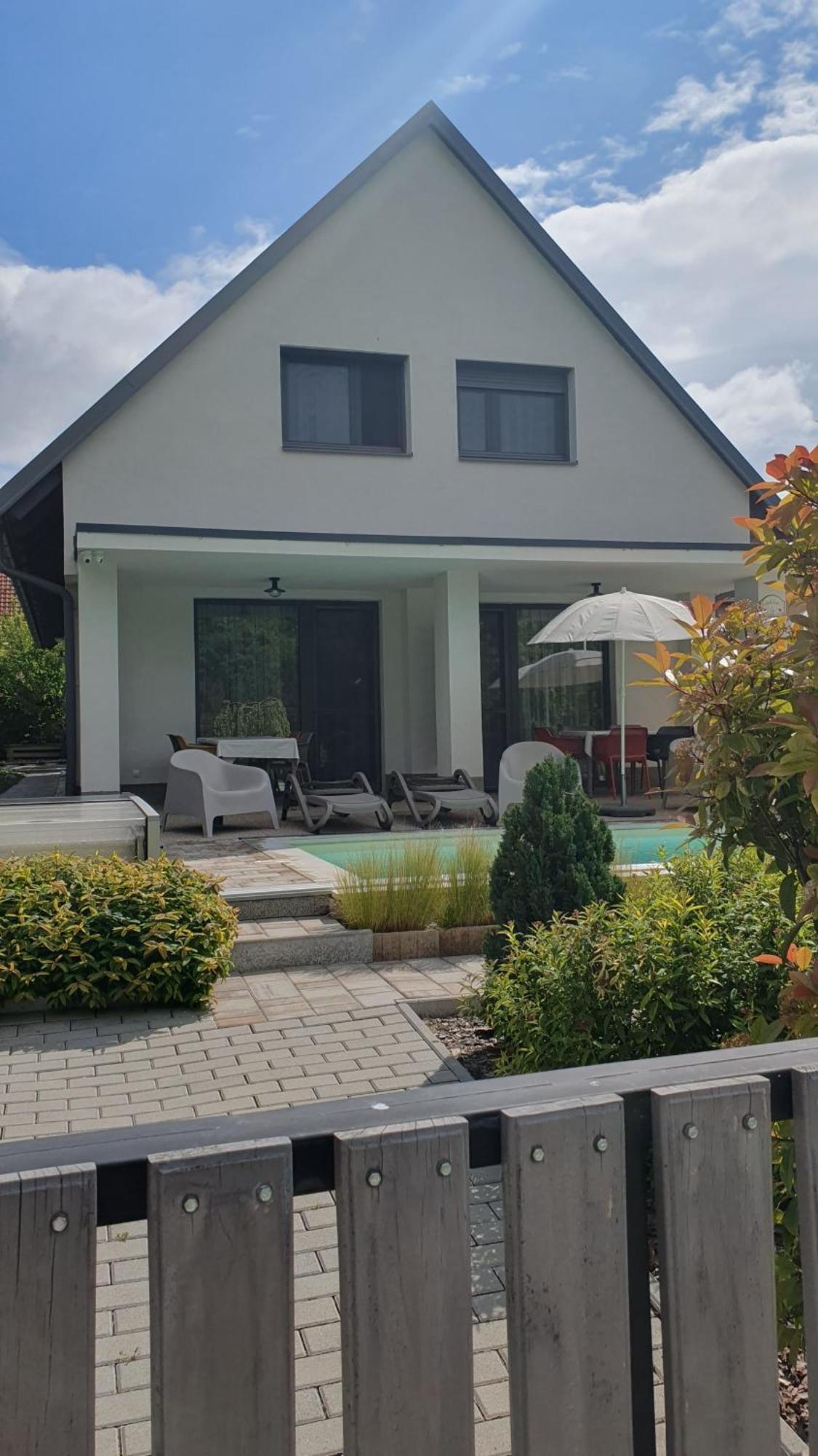 Relax Balaton Apartmanok Balatonfüred Exterior foto